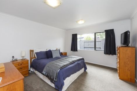 Photo of property in 4 Chestnut Close, Kelvin Grove, Palmerston North, 4414