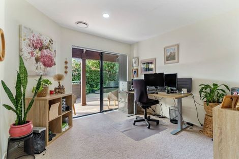 Photo of property in 20a Evelyn Road, Cockle Bay, Auckland, 2014