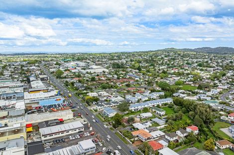 Photo of property in 4104 Great North Road, Glen Eden, Auckland, 0602