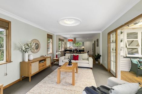 Photo of property in 4 Ngaumatau Road, Point Howard, Lower Hutt, 5013