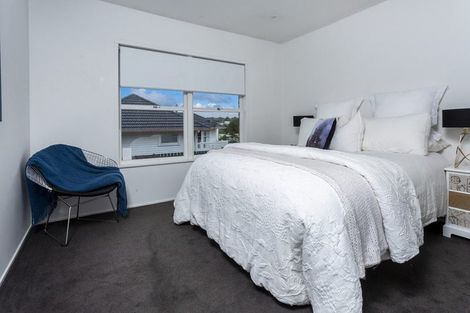 Photo of property in 2/40a Blakeborough Drive, Forrest Hill, Auckland, 0620