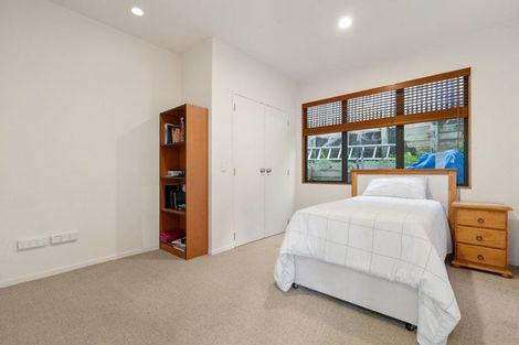 Photo of property in 81 Mt Lebanon Crescent, The Gardens, Auckland, 2105