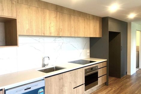 Photo of property in 4/5g Newelm Lane, Flat Bush, Auckland, 2019