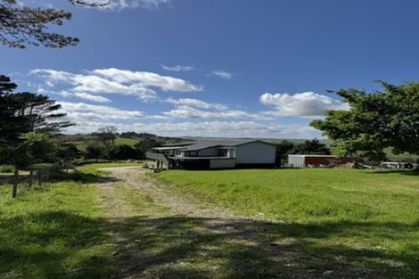 Photo of property in 43 The Pines Road, Paparoa, 0571