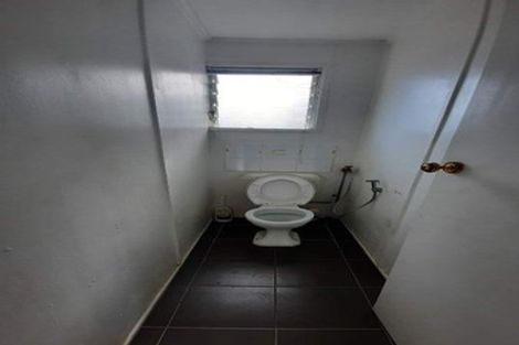 Photo of property in 2/7 Oteha Valley Road, Northcross, Auckland, 0632