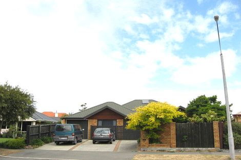 Photo of property in 16 Forest Drive, Parklands, Christchurch, 8083