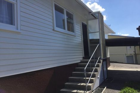 Photo of property in 2/25 Nutsey Avenue, Northcote, Auckland, 0627