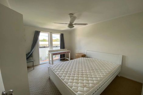 Photo of property in 6 Barlow Place, Chatswood, Auckland, 0626