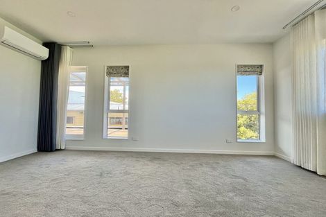 Photo of property in 7b Hanson Place, West Harbour, Auckland, 0618