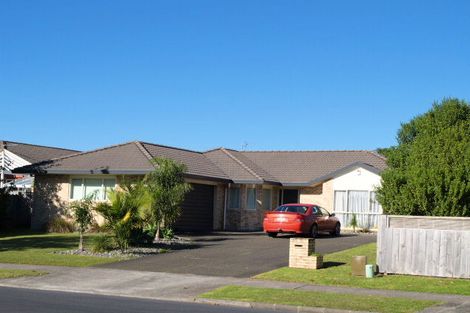 Photo of property in 160 Millhouse Drive, Golflands, Auckland, 2013