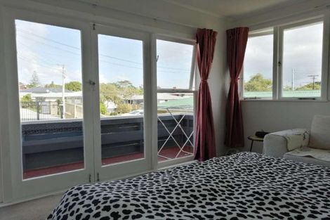 Photo of property in 5 Maui Pomare Street, Blockhouse Bay, Auckland, 0600