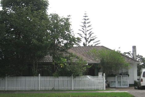 Photo of property in 66 Edmonton Road, Henderson, Auckland, 0612