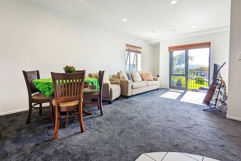 Photo of property in 1h/10 Crown Lynn Place, New Lynn, Auckland, 0600