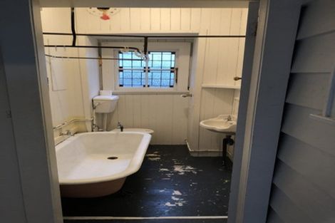 Photo of property in 15 Queens Parade, Devonport, Auckland, 0624