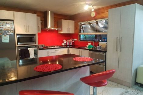 Photo of property in 6 Gardone Terrace, Conifer Grove, Takanini, 2112