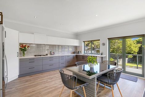 Photo of property in 12 Dowling Grove, Silverstream, Upper Hutt, 5019