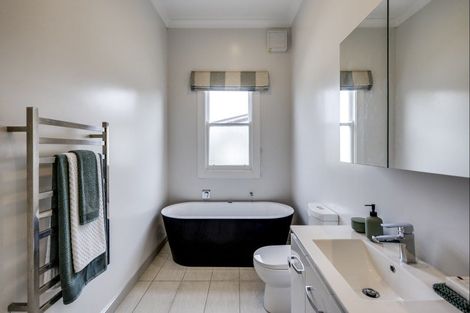 Photo of property in 502a Charles Street, Saint Leonards, Hastings, 4120