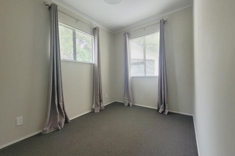 Photo of property in 1-2 Seagull Place, Whitby, Porirua, 5024