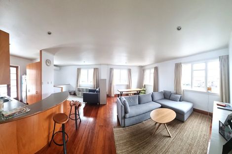 Photo of property in 1 Edge Hill, Mount Victoria, Wellington, 6011