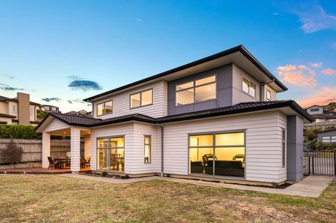 Photo of property in 13 Canary Way, Whitby, Porirua, 5024