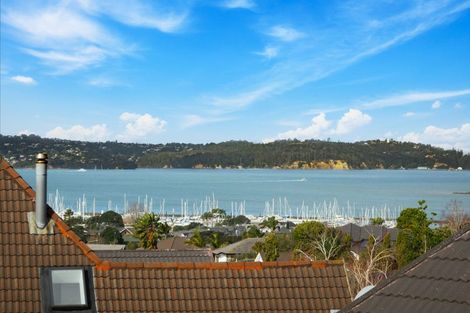 Photo of property in 27 Cherub Place, West Harbour, Auckland, 0618