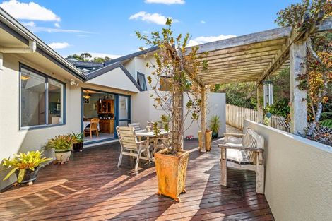 Photo of property in 15 Glenreagh Place, Torbay, Auckland, 0630