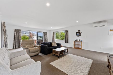Photo of property in 35 Otupai Street, Two Mile Bay, Taupo, 3330