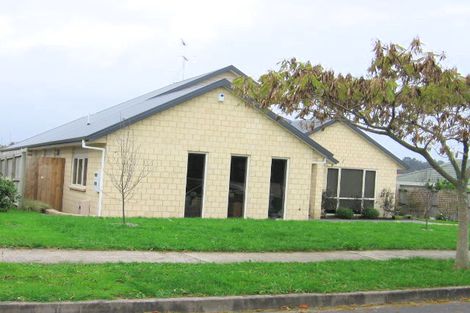 Photo of property in 19 Te Wharau Drive, Greenhithe, Auckland, 0632