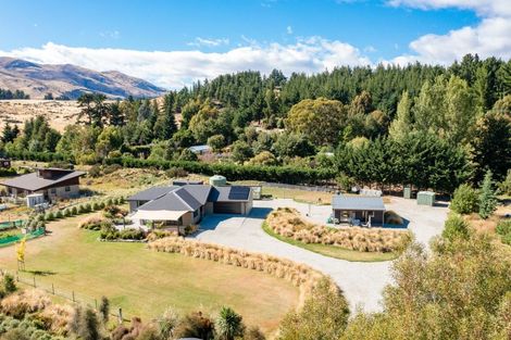 Photo of property in 22 Long Grass Place, Hawea Flat, Wanaka, 9382