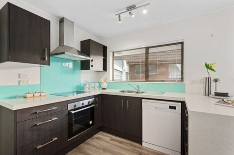 Photo of property in 2/17 Weetman Drive, Browns Bay, Auckland, 0630