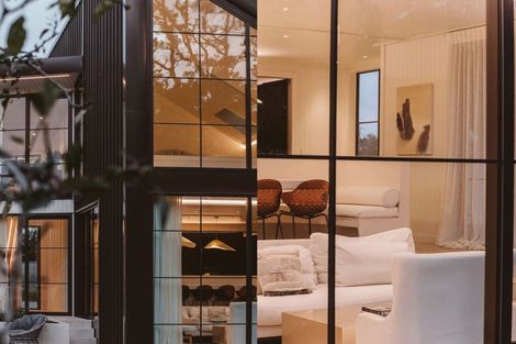 Photo of property in 366 Frankley Road, Ferndale, New Plymouth, 4310