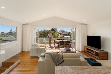 Photo of property in 1335d Papamoa Beach Road, Papamoa Beach, 3118