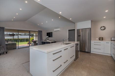 Photo of property in 1 Hoults Way, Kerikeri, 0230