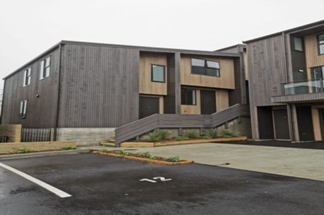 Photo of property in 12/20 Trent Street, Island Bay, Wellington, 6023