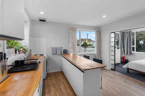 Photo of property in 1/33 Prestons Road, Redwood, Christchurch, 8051