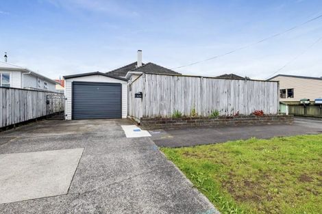 Photo of property in 1/324 Carrington Street, Vogeltown, New Plymouth, 4310