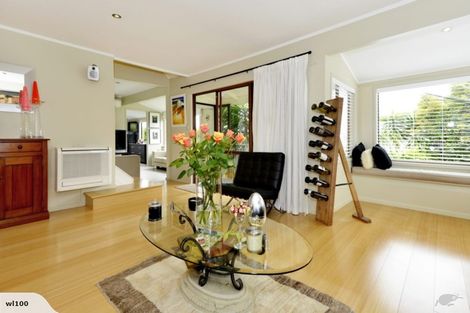 Photo of property in 1/15 Sunnynook Road, Forrest Hill, Auckland, 0620