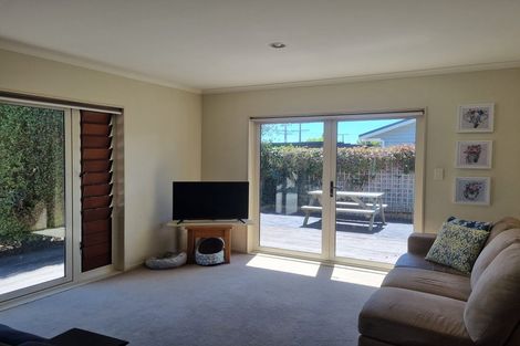 Photo of property in 8 Sackville Street, Martinborough, 5711