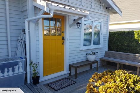 Photo of property in 379 Muritai Road, Eastbourne, Lower Hutt, 5013