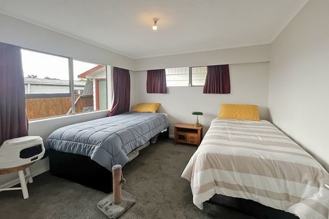 Photo of property in 39 Rhodes Drive, Kelvin Grove, Palmerston North, 4414