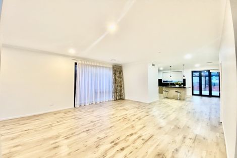 Photo of property in 12 Waituarua Drive, Takanini, 2112