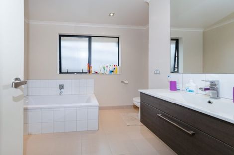 Photo of property in 61 Tiriwa Drive, Massey, Auckland, 0614