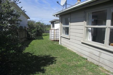 Photo of property in 27 Marine Parade South, Foxton Beach, Foxton, 4815