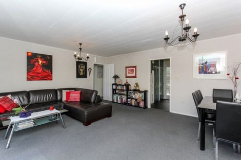 Photo of property in 2/12 Ambury Place, Merrilands, New Plymouth, 4312