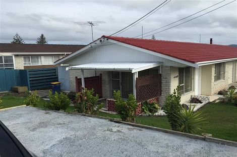 Photo of property in 1/4220 Great North Road, Glendene, Auckland, 0602