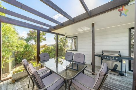 Photo of property in 21 Jasmine Grove, Maungaraki, Lower Hutt, 5010