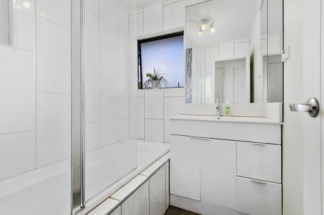 Photo of property in 11 Imperial Place, Henderson, Auckland, 0612