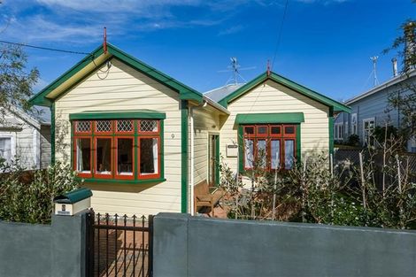 Photo of property in 9 Murray Street, Island Bay, Wellington, 6023