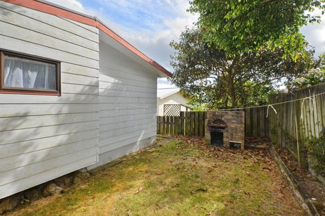 Photo of property in 14 Logan Place, Te Kamo, Whangarei, 0112