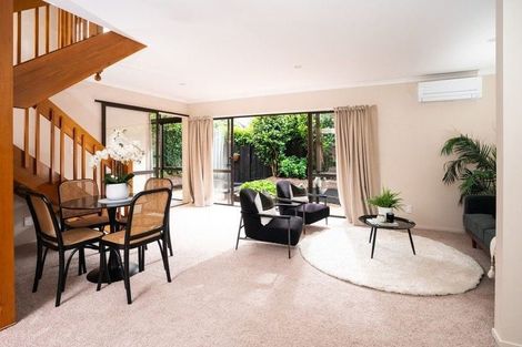 Photo of property in 2/136 Karori Road, Karori, Wellington, 6012